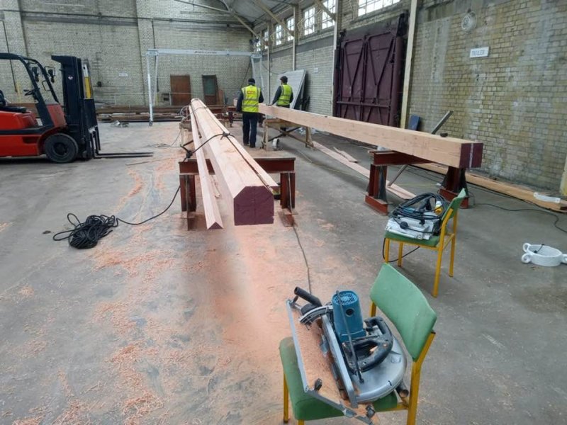 2022, 15TH OCTOBER - JIM DINES, THE GAFF TAKING SHAPE, [SOLID DOUGLAS FIR] IN NELSON HALL, 09.jpg