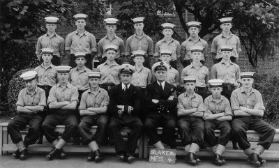 1960 - BLAKE, 251 CLASS, SIGNAL BOYS, 4 MESS, D.O. -LT. A.R. WAVISH - LATER as CDR. Capt. of HMS CLEOPATRA. NAMES BELOW