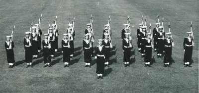 1962-63 - PAUL HITCHCOCK, 52 RECR., PASSING OUT GUARD TRAINING..jpg