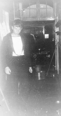1963 - TREVOR HOLMES' PHOTO OF ALAN THORN, DRAKE, 40 MESS, 920 CLASS. 4..jpg