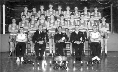 1964, 4TH MAY - LAURIE MULLEN, BOXING TEAM, PETE VOCE 1ST RIGHT FRONT ROW, COLIN FIRTH 4TH RIGHT FROM ROW. CAPT. PLAICE..jpg