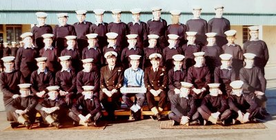 1972, NOVEMBER - JOHN G. EDMONDSON, 40 RECR., FEARLESS, 40 MESS, I AM 3RD FROM LEFT 2ND ROW FROM BACK..jpg