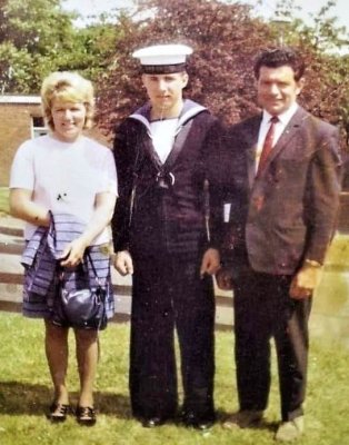 1972, 3RD OCTOBER - JOHN DAVID STIRLING, WITH MUM AND DAD ON PARENTS DAY 1973..jpg