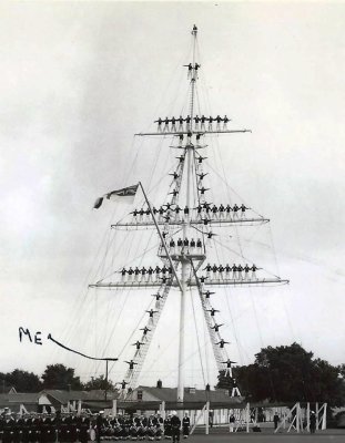 1970 - DAVID F. BOATH, 13 RECR., MANNING THE MAST, MYSELF INDICATED.jpg