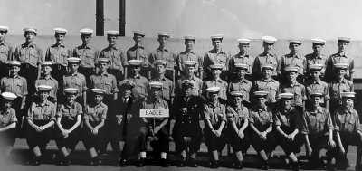 1971 - JOHN KEMP, 28 RECR., ANNEXE, EAGLE MESS, DAVID HOWARTH IS 5TH FROM RIGHT MIDDLE ROW.jpg