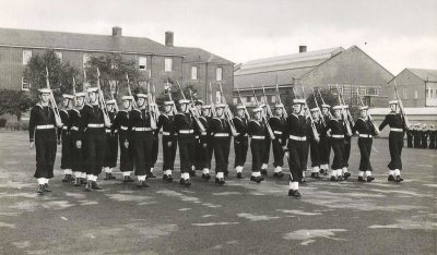 1960, 15TH MARCH - BERNARD EMSLIE, 30 RECR., COLLINGWOOD, 45 MESS, 63 CLASS, GUARD MARCH PAST, PASSING OUT PARADE, 5.