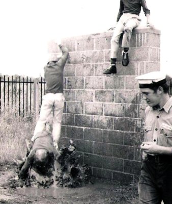 1975 - GERARD GROUT, TAKING LOCAL SCHOOL CHILDREN THROUGH THE GANGES ASSAULT COURSE.jpg