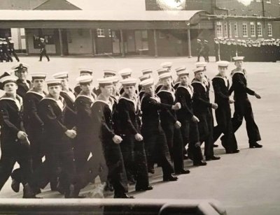 1971, 29TH NOV.- BILLY MORGAN, 31 RECR., ANNEXE MARCH PAST, I AM THE ONE SWINGING ARM SHOULDER HIGH.jpg