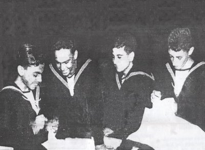 1952, 8TH SEPTEMBER - GUS BORG, DRAKE, 192 CLASS, SEWING OUR NAMES IN.jpg