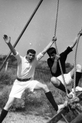 1966, 14TH NOVEMBER - CHRIS KNIGHT, 89 RECR., DUNCAN, 13 MESS, CHRIS & GEORGE ON ASSULT COURSE.jpg