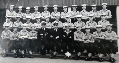 1962, 9TH JULY- BOB BRYANT, ANNEXE - TIGER, MAIN - FROBISHER, I AM CENTRE RANK, 3RD FROM LEFT.jpg
