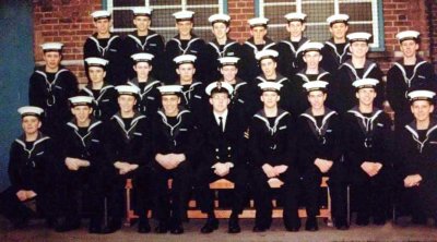 1975, 28TH OCTOBER - JAMES MARKLEW, LEANDER, 953 CLASS, 28 MESS, NAMES BELOW PHOTO.