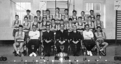 1961 - EDWARD TAYLOR, NOW CTB, HAWKE, 343 CLASS, BOXING TEAM, BETWEEN CAPT. AND LT..jpg