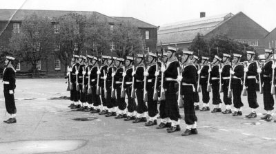 1972 - COLIN HUTCHINSON, 32 RECR., KEPPEL DIV. GUARD..jpg