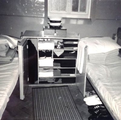 1970, 21ST APRIL - PETER JOHN GLENCROSS, 27., RODNEY, 43 MESS, 371 CLASS, MY LOCKER.jpg