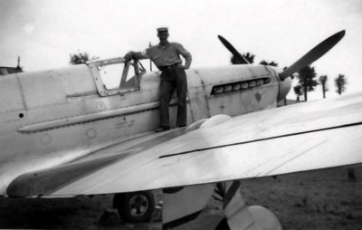 AIRCRAFT AT GANGES/RNTE SHOTLEY 