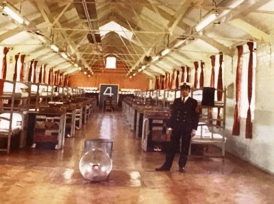 1972, 2ND OCTOBER - TONY DAVIES, 03., 38 RECR..jpg