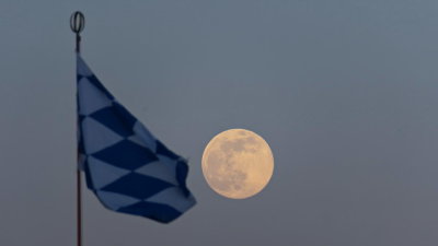 Supermoon Rise