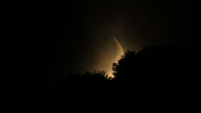 Moon goes to sleep (France)