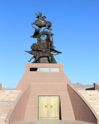 Monument near Khovd airport_IMG_1612-111.jpg