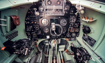 G-IRTY Cockpit