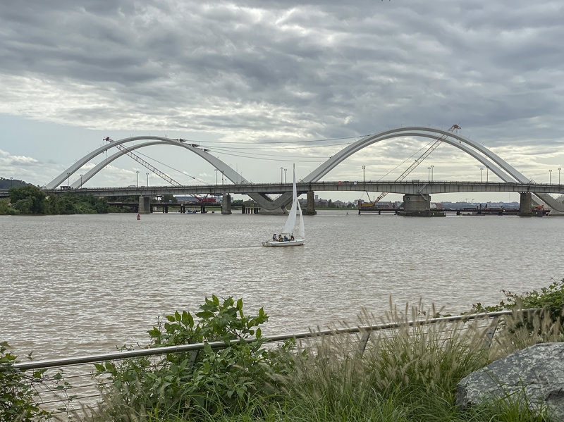 Frederick Douglass Memorial Bridge