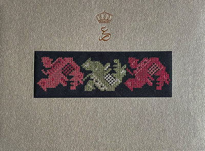 Front of the card from King Abdullah II featuring Palestinian embroidery: