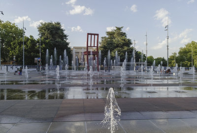 Broken Chair, Geneva