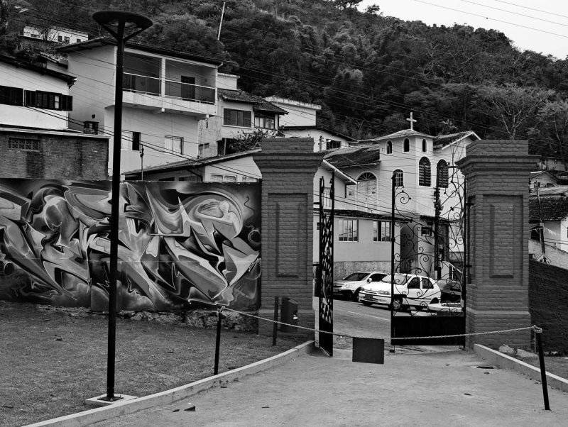 Monte Serrat square; the entrance.