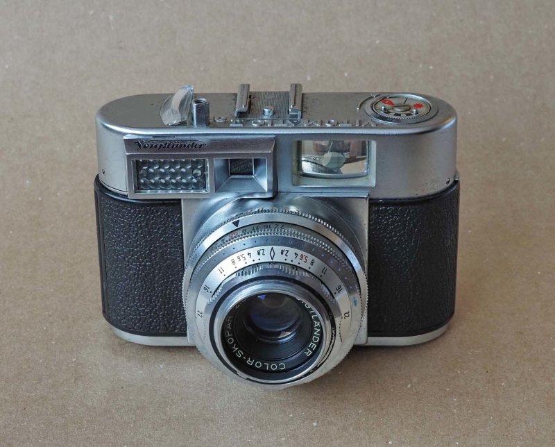 The Voigtlander Vitomatic IIa (1960), a very functional camera having a good lens, a telemeter and exposure meter.