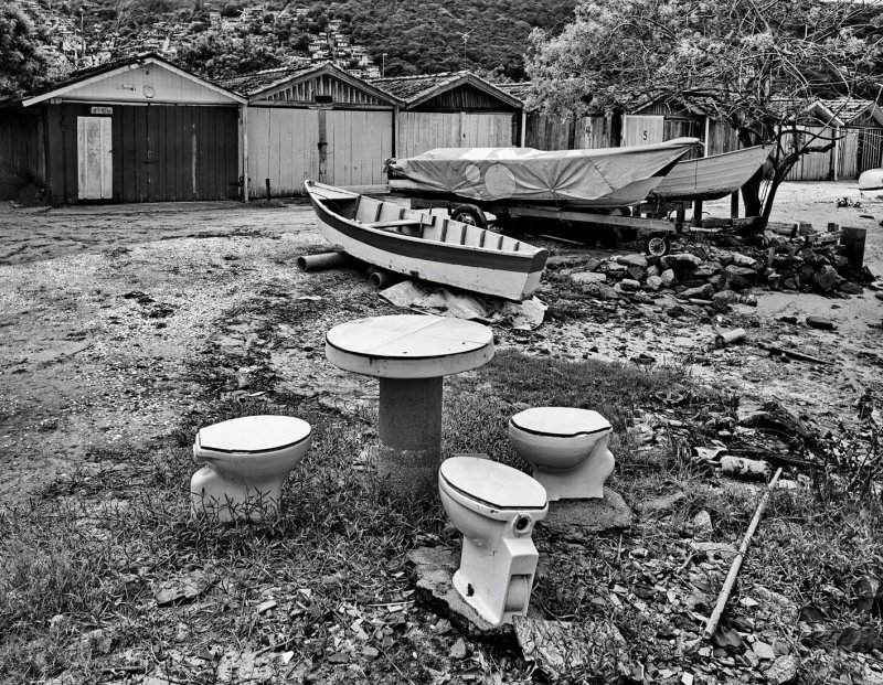 Praia da Costeira do Pirajuba; the domino table. 