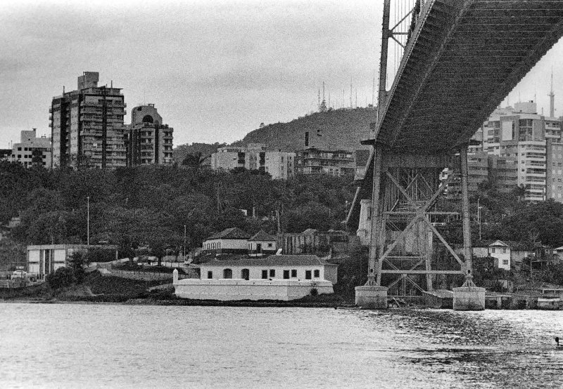 Herclio Luz bridge and the Forte (fortress) Santana. 