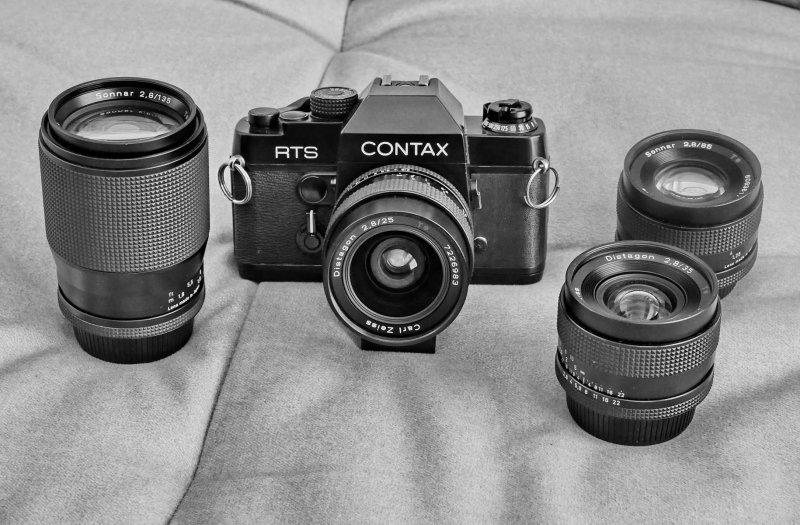 The Contax RTS (first model) with the Carl Zeiss lenses. 