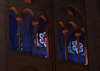 Interior Notre Dame (photography by Fahd Sultanem)