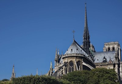 Notre Dame; Lateral View (photography by Fahd Sultanem)