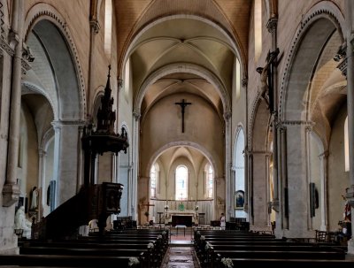 Sancerre; church's interior. 