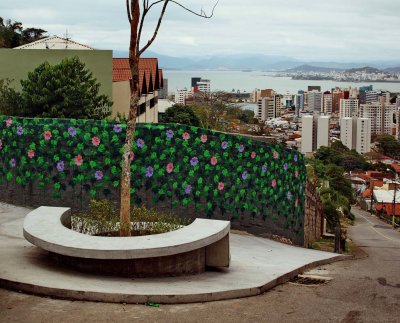 Monte Serrat square, near entrance. 