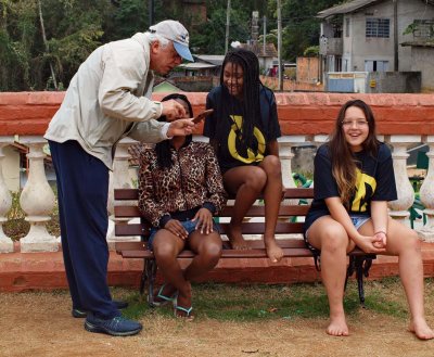 A.R. Leo and the girls. 