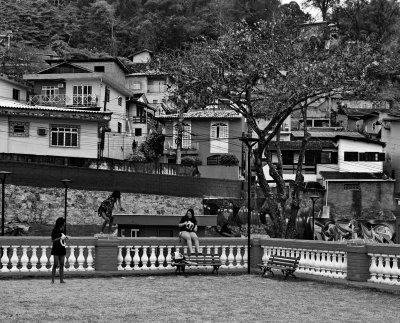 Monte Serrat square surroundings.