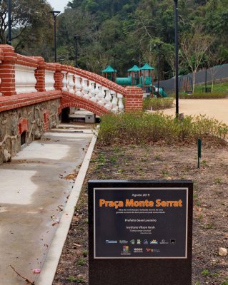 Monte Serrat square; politicians have their names on the plate.
