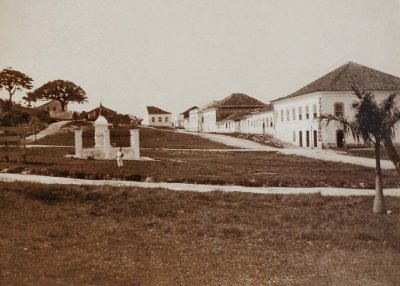 Probably, photo taken from the same location as the previous one.