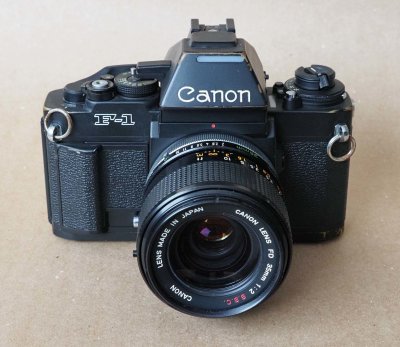 The Canon F1n; new and last version; mechanical and electronic shutter; manual and automatic. 