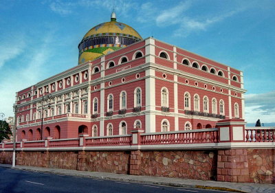 The Teatro Amazonas was built with the same high level as European theaters.