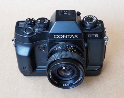 The mighty Contax RTS III (1990); a gift given by Arnulf Kost, 'le berlinois' .