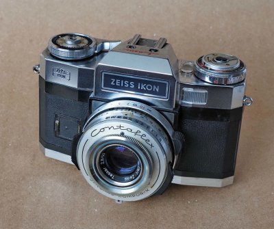 The Contaflex Super BC (1965) with the Tessar 50/2.8 lens.