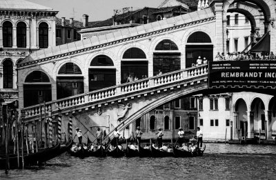 Venice : the Rialto bridge. 