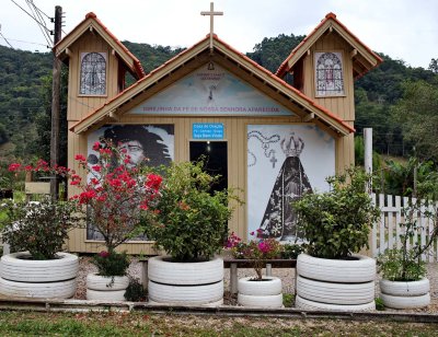 Small church, called Igrejinha da F de Nossa Senhora Aparecida.