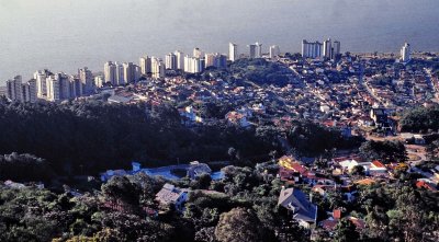 Av. Beira-Mar Norte, seen from the Morro da Cruz. 