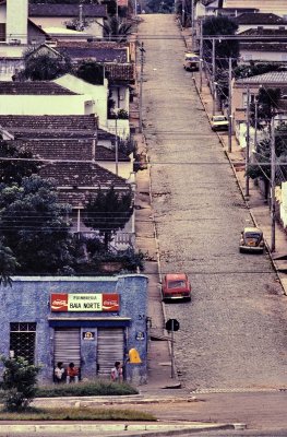 Rua Joo Carvalho, corner with Rua Frei Caneca (approx. 1985; Olympus 135mm F2.8 lens). 