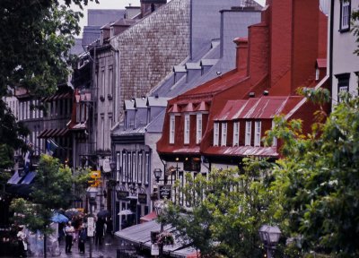 Québec; the streets and buildings.